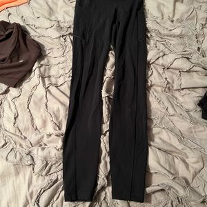 Black lululemon leggings with pockets
